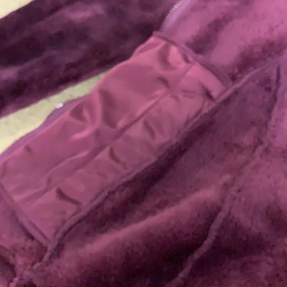 Burgundy faux fur size small 32 degrees heat brand. - Picture 4 of 8